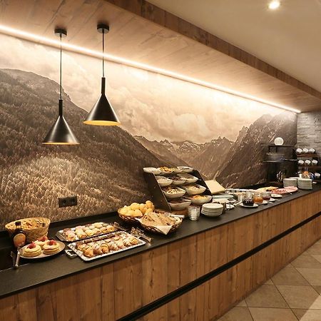 Pension Alpenhof B&B 콜레 이사르코 외부 사진