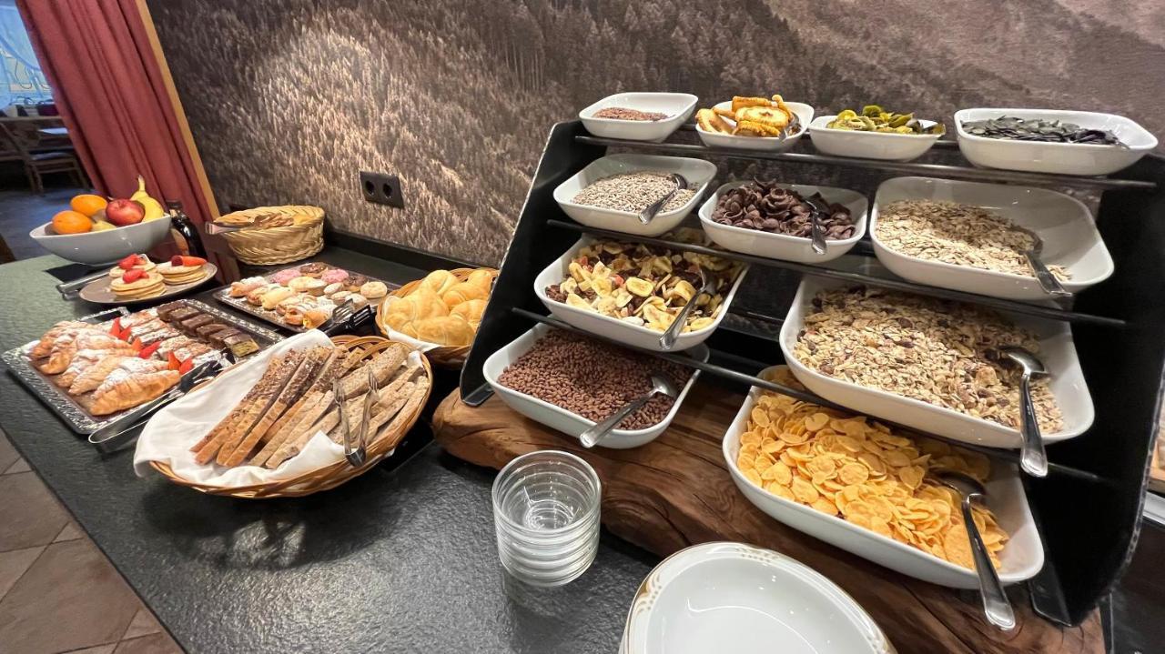 Pension Alpenhof B&B 콜레 이사르코 외부 사진