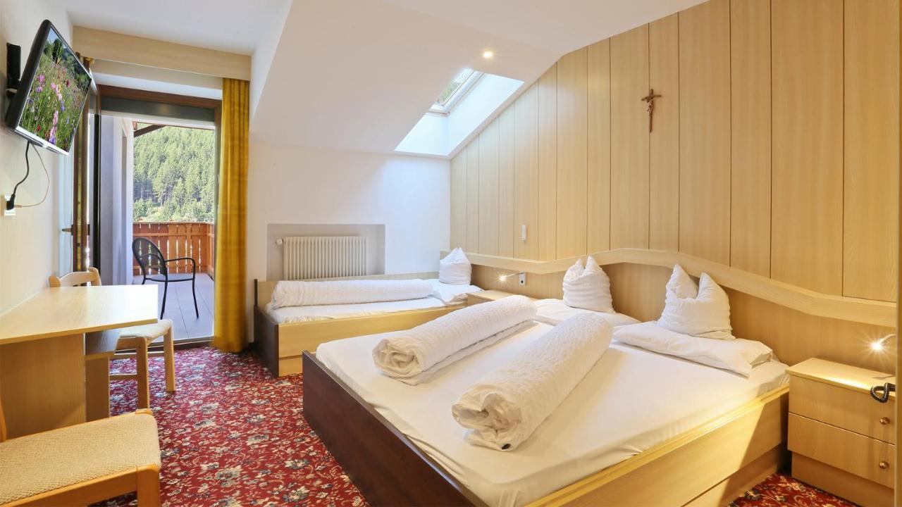 Pension Alpenhof B&B 콜레 이사르코 외부 사진
