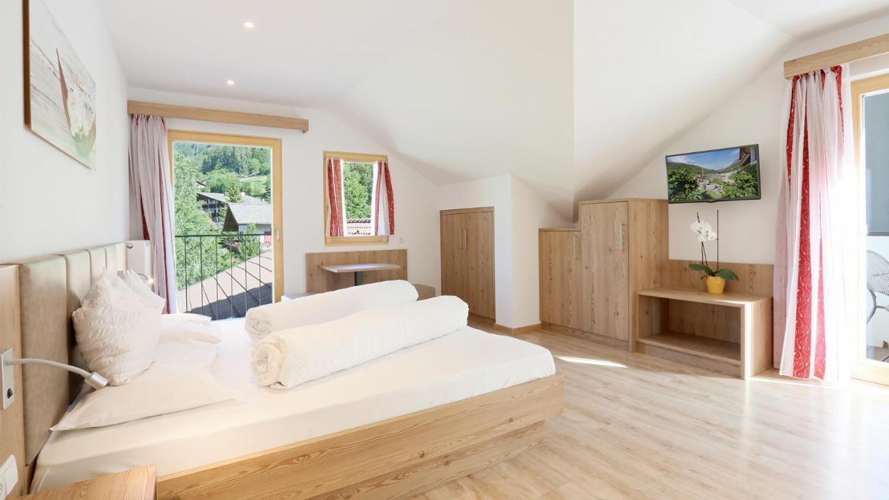 Pension Alpenhof B&B 콜레 이사르코 외부 사진